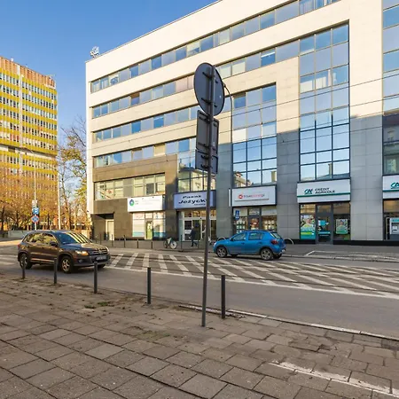 One Bedroom With Balcony In By Renters Apartment *