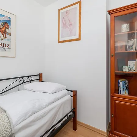 One Bedroom With Balcony In By Renters *